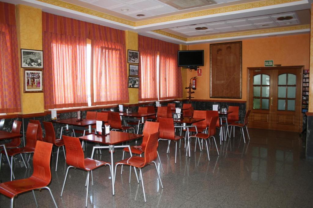 Hotel Los Toreros Del Trabancos Siete Iglesias de Trabancos ภายนอก รูปภาพ